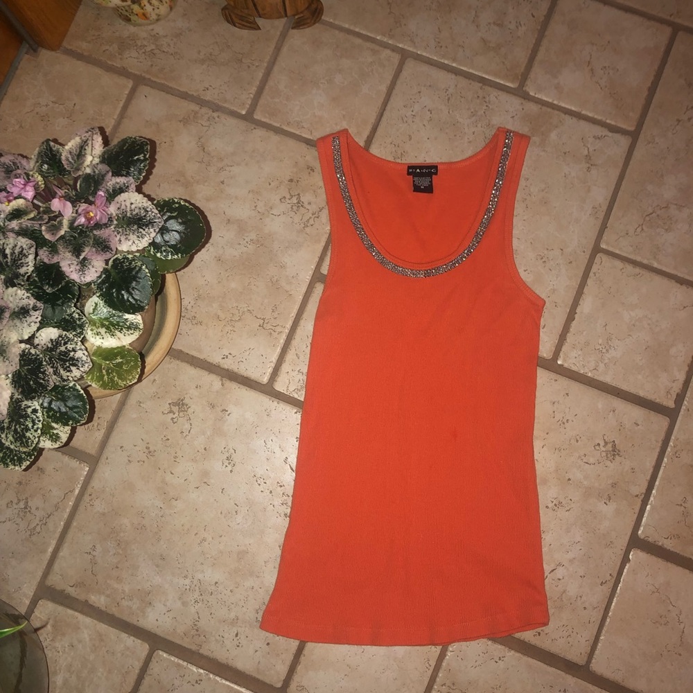 Tank - Picture 2 of 8